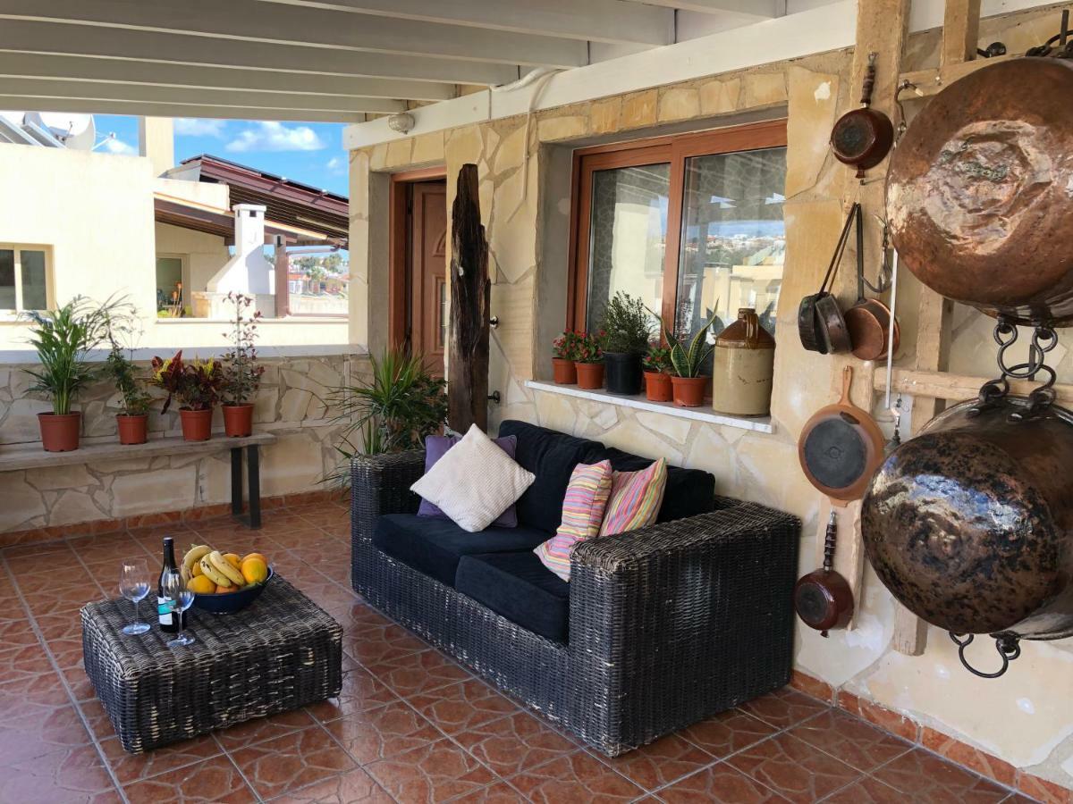 Mp Cozy Apartment Near The Sea Paphos Exterior foto